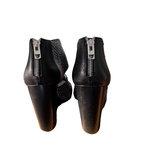 BALENCIAGA leather snakeskin wedge heels - Picture 3 of 4